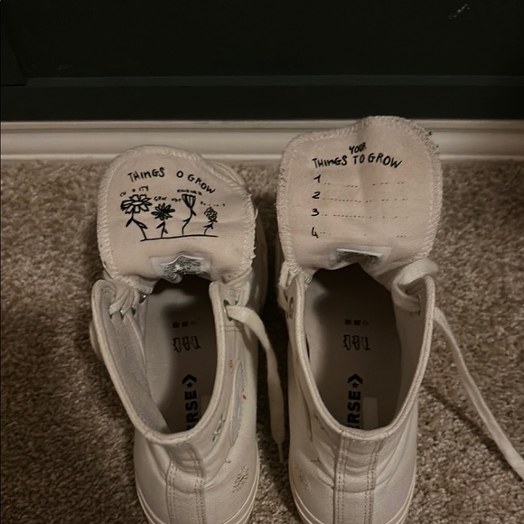 Converse High-Tops in Off-White and floral - Picture 2 of 5